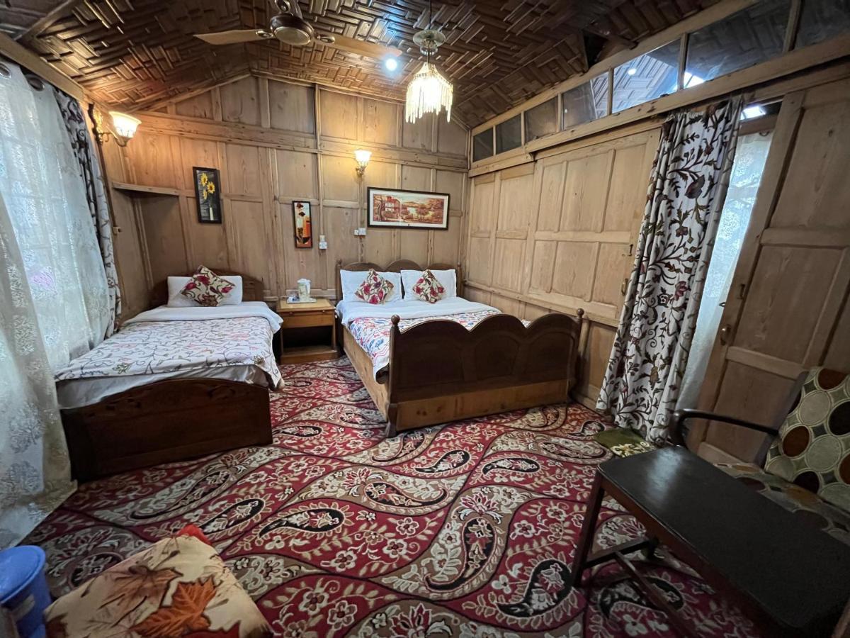 Young Shahzada Group Of Houseboats Srīnagar المظهر الخارجي الصورة